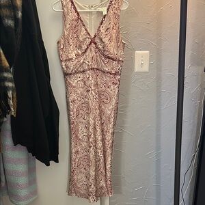 Elegant Paisley Dress in Maroon